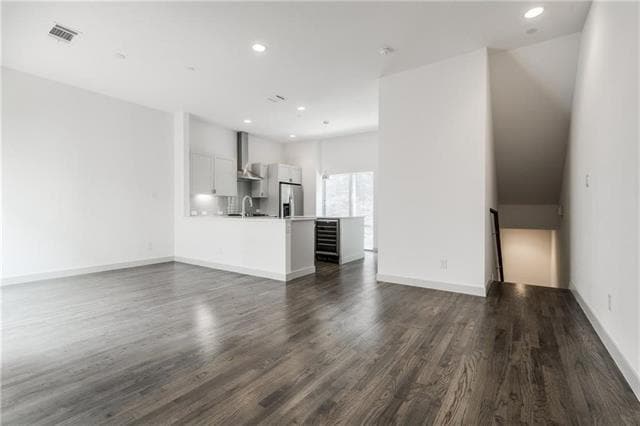 Building Photo - 2290 N Fitzhugh Ave