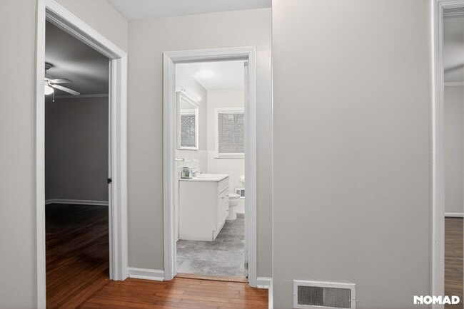 Building Photo - 2644 Pineland Ave