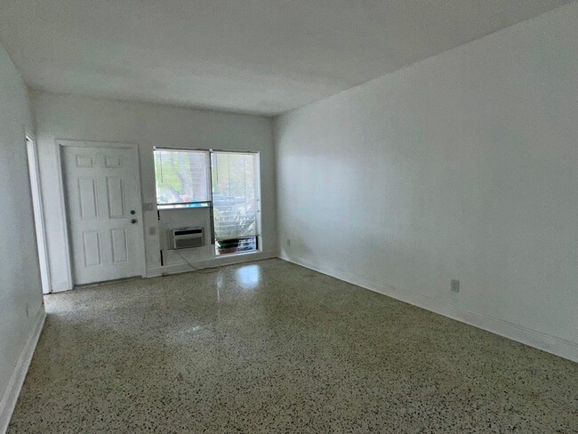 Building Photo - 1426 N J St