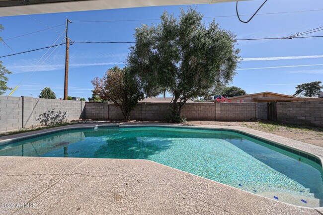 Building Photo - 3119 W Country Gables Dr