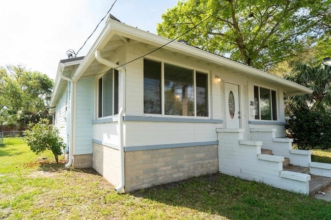 Building Photo - 23 Hope St