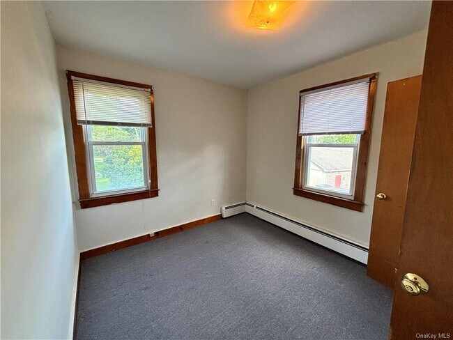 Building Photo - 8 Gregory Rd