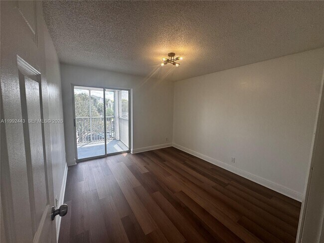 Building Photo - 5720 Rock Island Rd