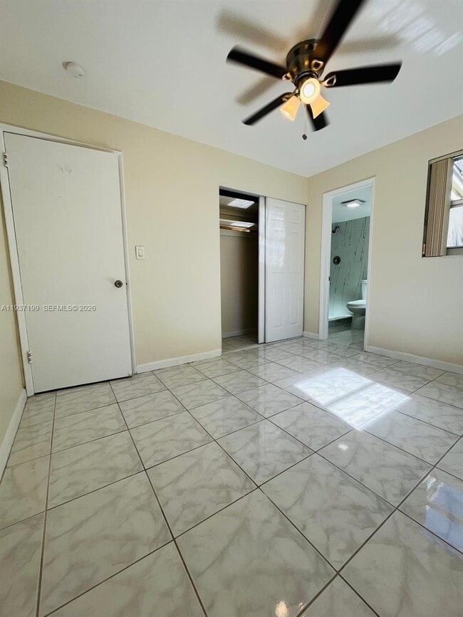 Building Photo - 5654 NE 5th Ave