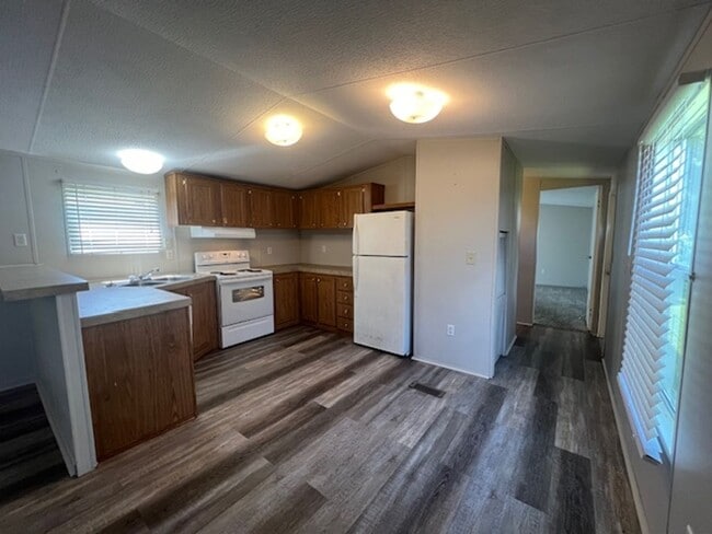 Building Photo - Don't Wait, Call Today