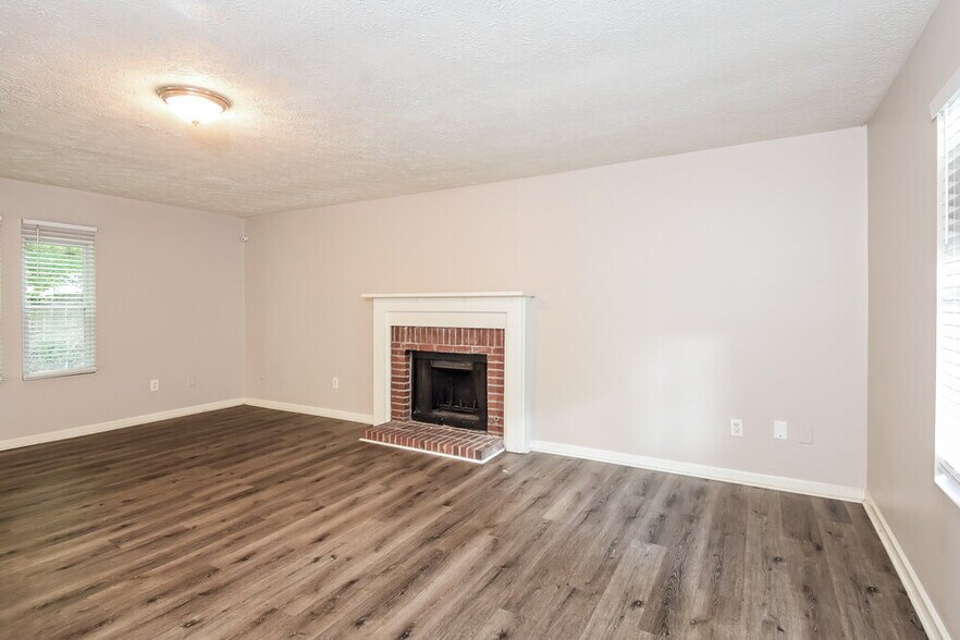 Building Photo - 5895 Brookside Dr SE