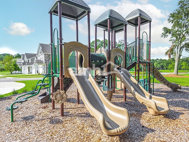 Building Photo - 547 Armstrong Curv