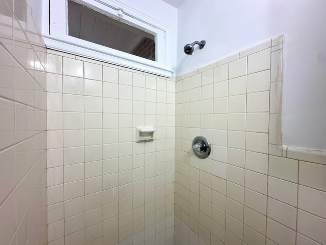 Building Photo - 1104 Williams St