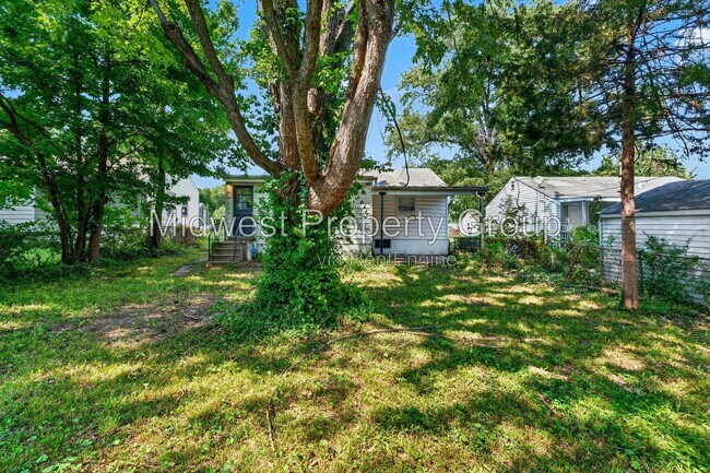 Building Photo - 338 Lancashire Rd