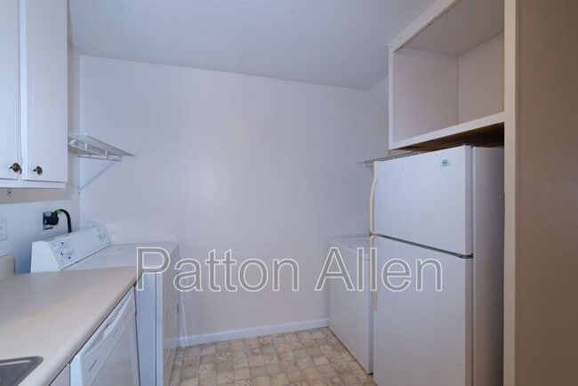 Building Photo - 133 Citadel Dr