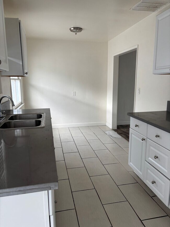 Building Photo - 6761 Atoll Ave