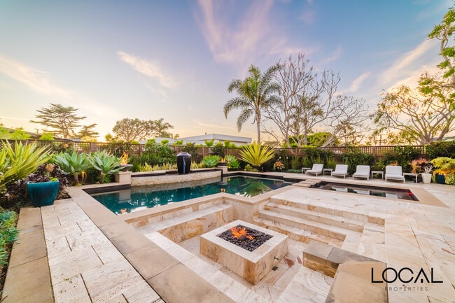 Building Photo - 801 N Rios Ave