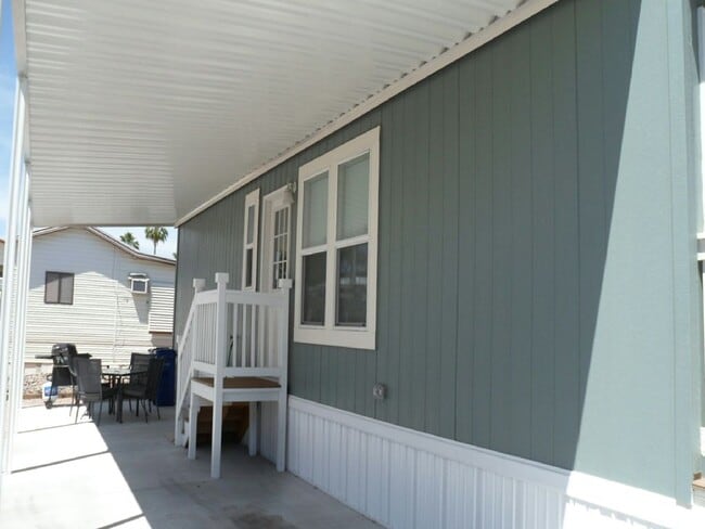 Building Photo - 8700 E University Dr