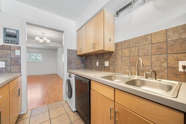 Building Photo - 3815 Guadalupe St