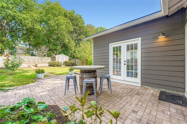 Building Photo - 78 Whitefoord Ave SE