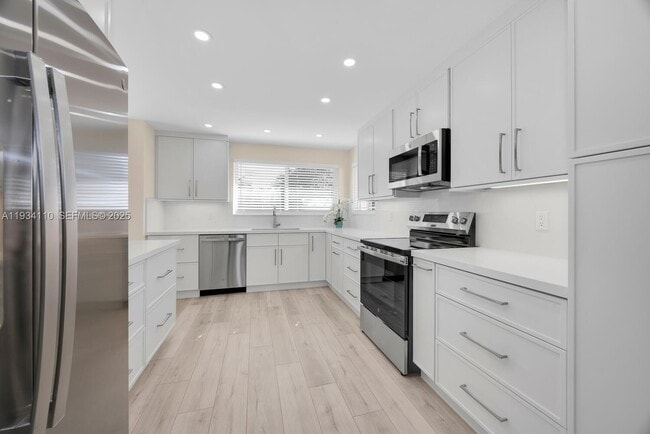 Building Photo - 6110 SW 79th St