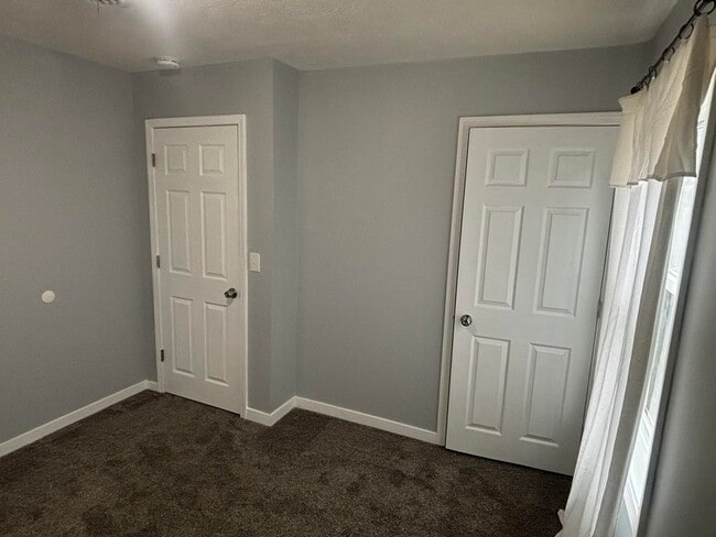 Building Photo - 3-bedroom, 2 bath house available now