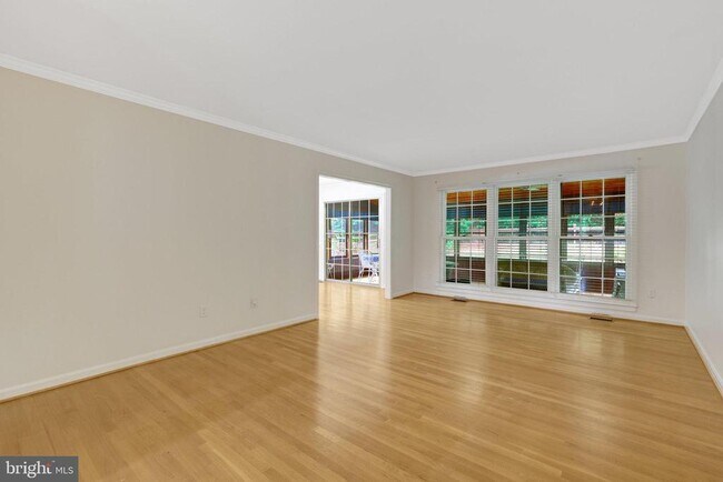 Building Photo - 615 Kearney Ct SW