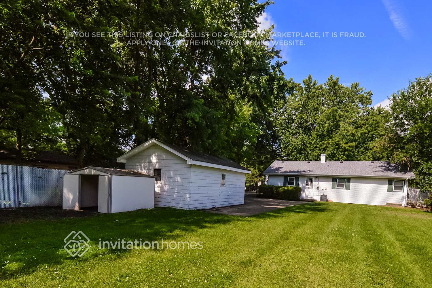 Building Photo - 1227 Lawler Ave