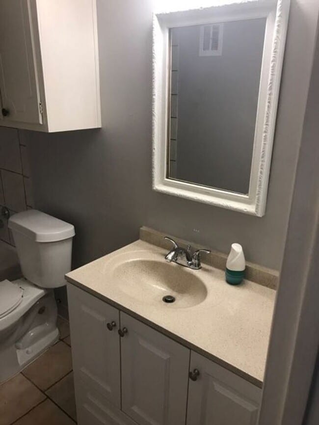 Building Photo - Condo Available at Boca Club Condominiums!