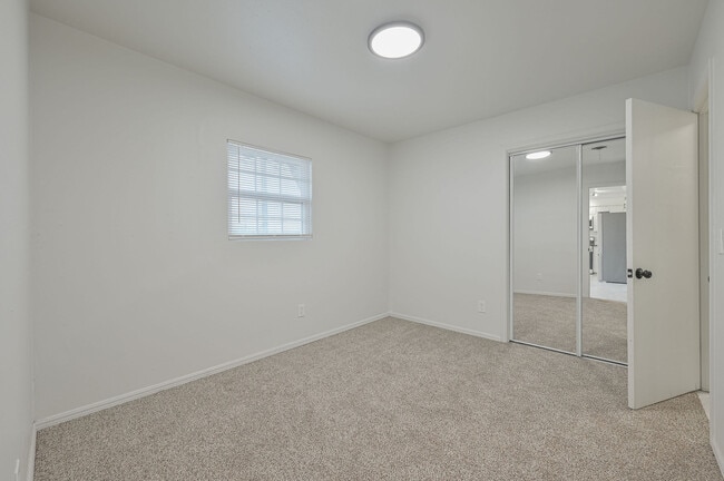 Building Photo - 3133 Delmar Rd