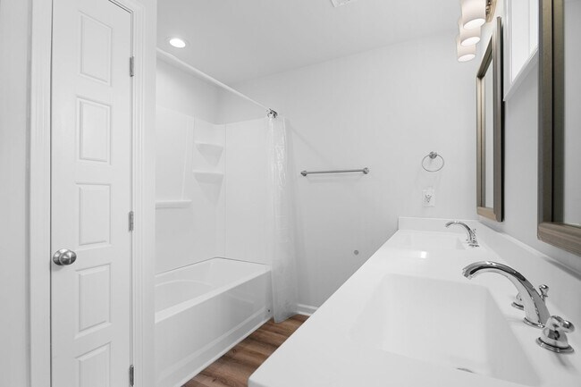 Building Photo - Charming 3 bedroom 2.5 bath Townhome in Wake Forest