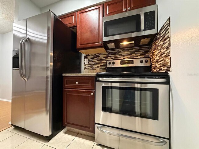 Building Photo - 8643 Mallard Reserve Dr