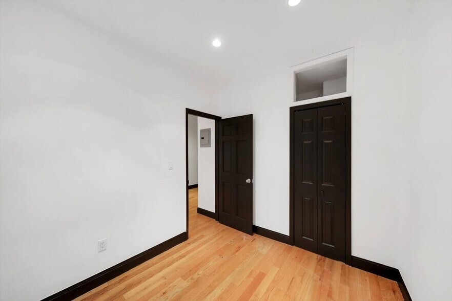 Building Photo - 20 Avenue A