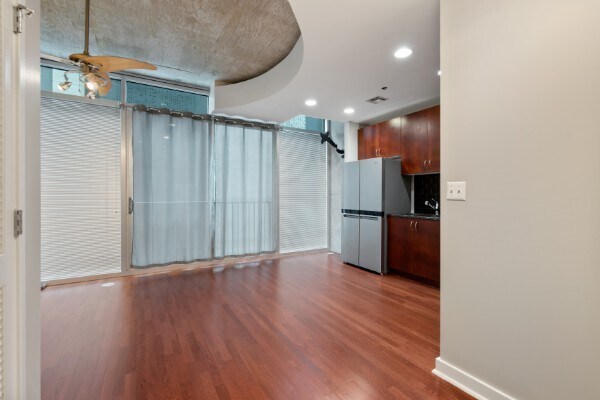 Living and Kit area - 301 Demonbreun St