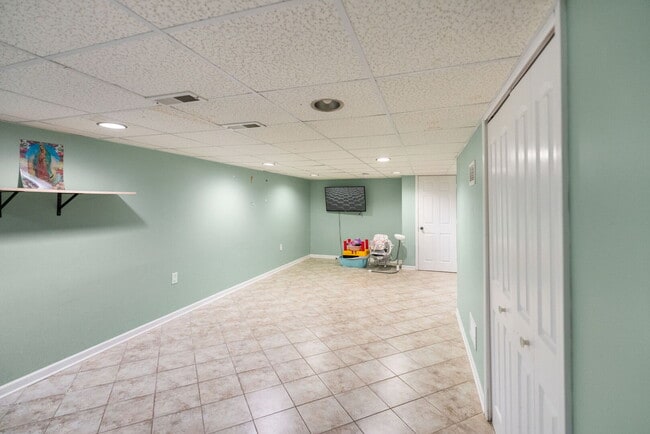 Building Photo - 2670 Pecos Cir