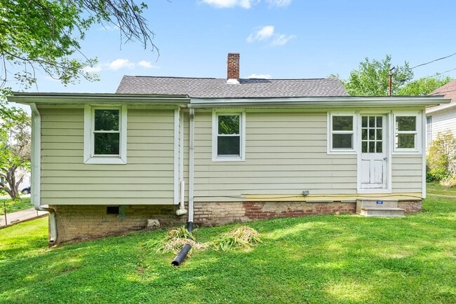 Building Photo - Home For Rent Near Historic Downtown Clark...