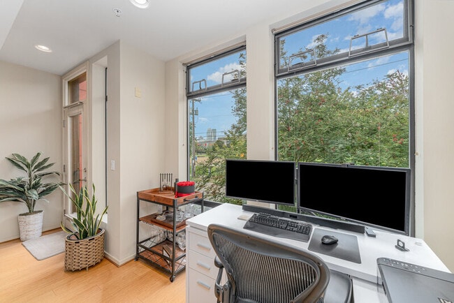 Building Photo - 1816 11th Ave