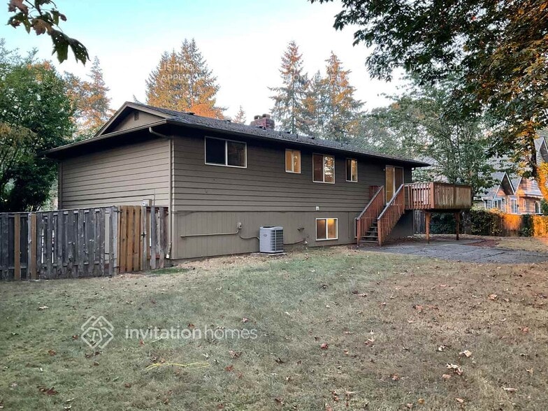 Building Photo - 12239 Oak Tree Pl SW