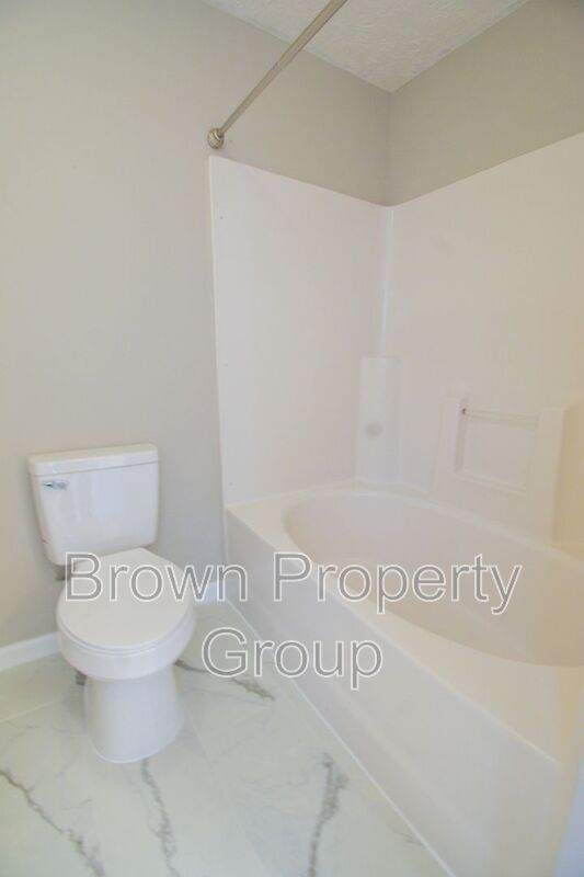 Building Photo - 3685 Pioneer Dr