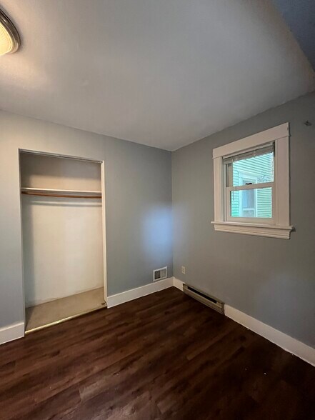 back apt - 1049 Spaight St