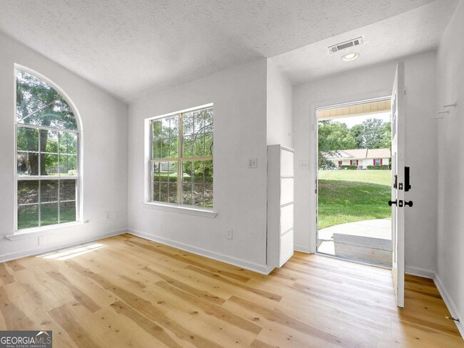 Building Photo - 106 Kimbell Farm Dr