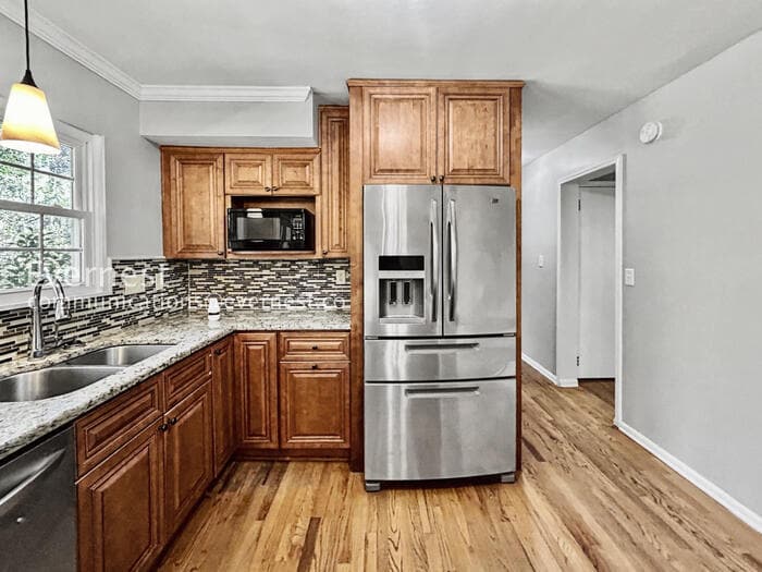 Building Photo - 3829 Captain Dr