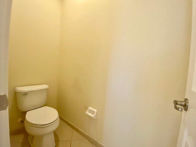 Building Photo - 10283 Wellington Parc Dr