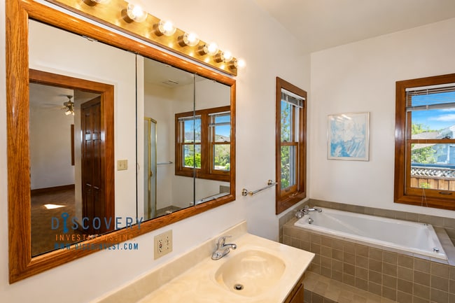 Building Photo - Sophisticated Piedmont Home