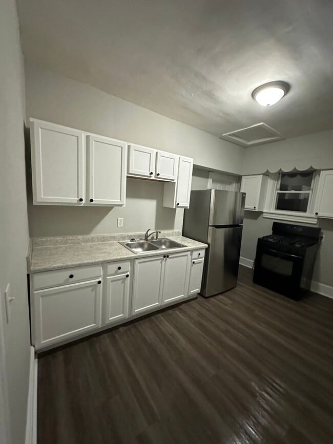 Building Photo - 3 BEDROOM 1 BATH NEWLY REMODELED in HAMILTON