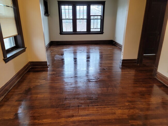 Building Photo - 5048 Devonshire Ave