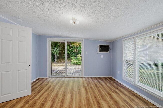Building Photo - 1829 Martindale Dr