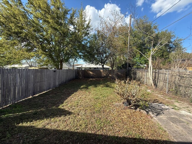 Building Photo - 2453 E Illiana St