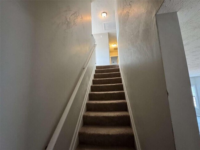 Building Photo - 2430 Cordillo Dr