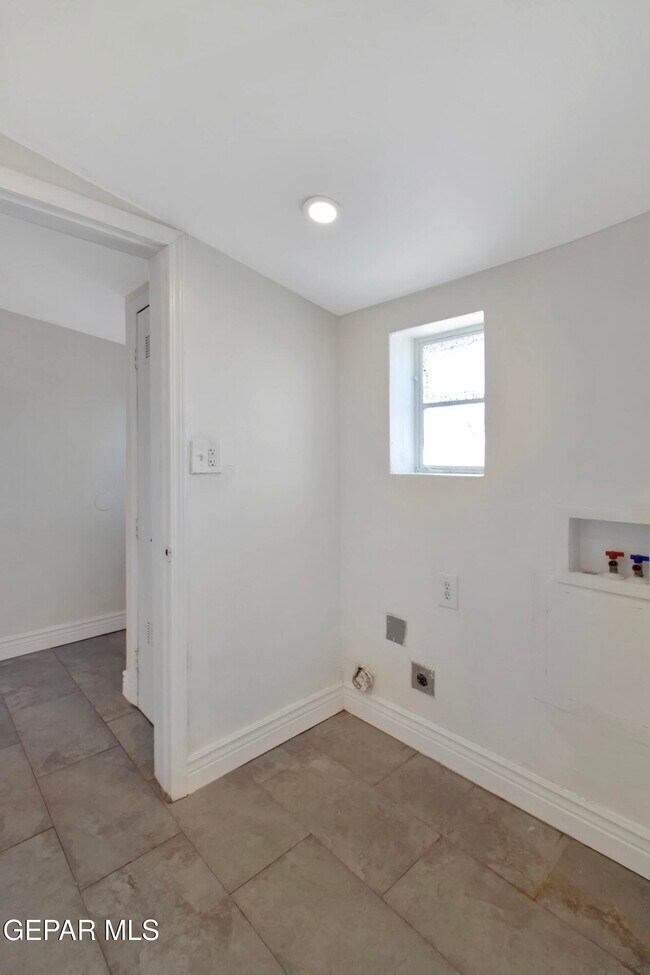 Building Photo - 4312 Clifton Ave