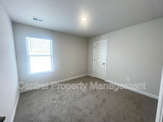 Building Photo - 671 Cozy Blf Rd