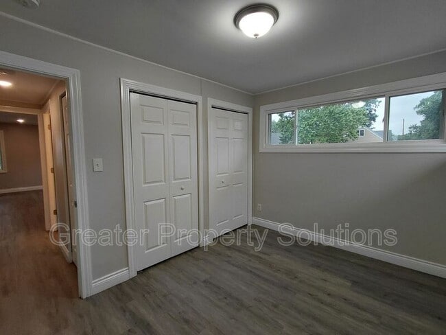 Building Photo - 7305 White Oak Ave