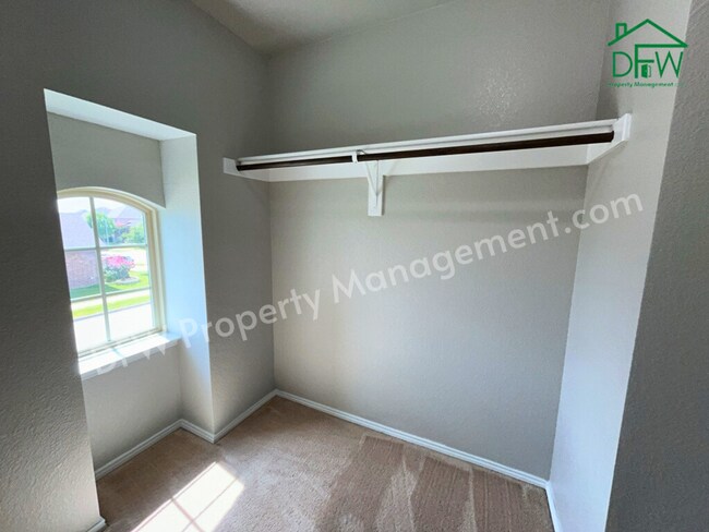 Building Photo - Spacious 4-Bedroom Home for Lease in Kelle...