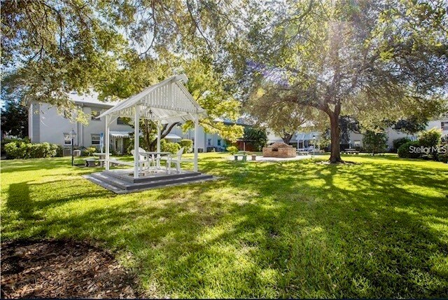 Building Photo - 6965 Avenue des Palais