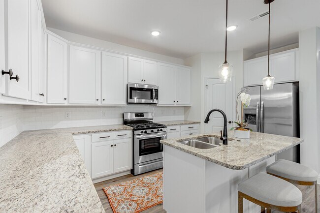 Building Photo - 1005 Beech Tree Cv